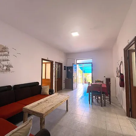 Hostel Old Wlora